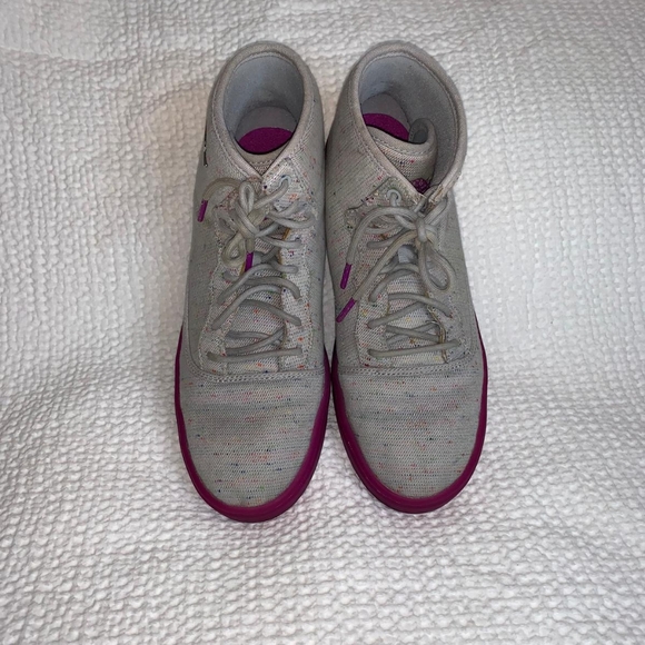 Shoes - Picture 6 of 6